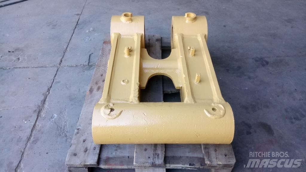 CAT 375 Booms and arms