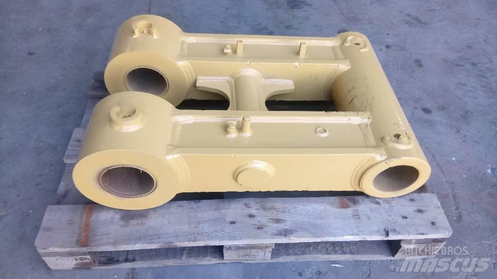 CAT 375 Booms and arms