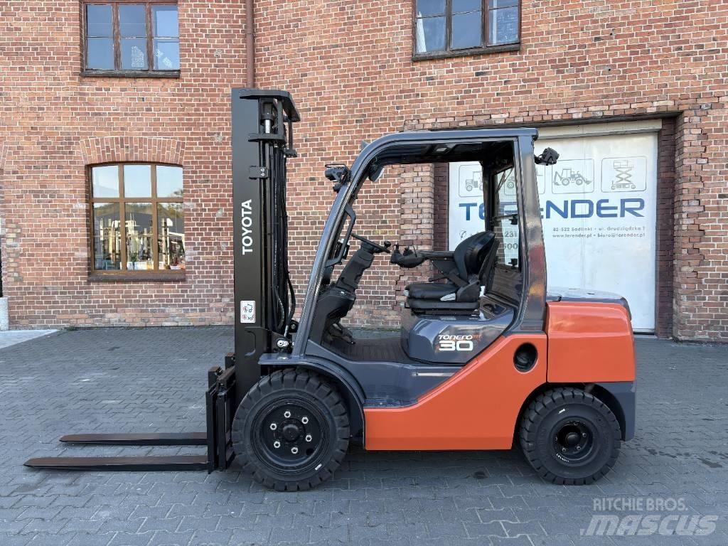 Toyota 06-8FDF30 Diesel trucks