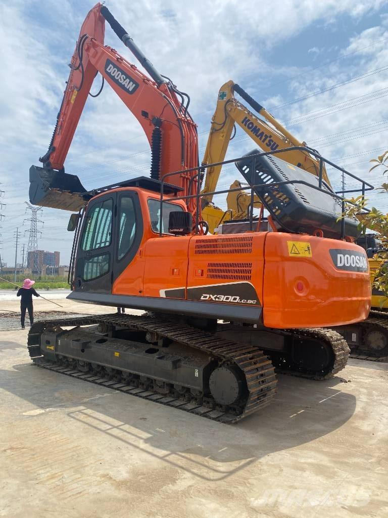 Doosan DX 300 Crawler excavators