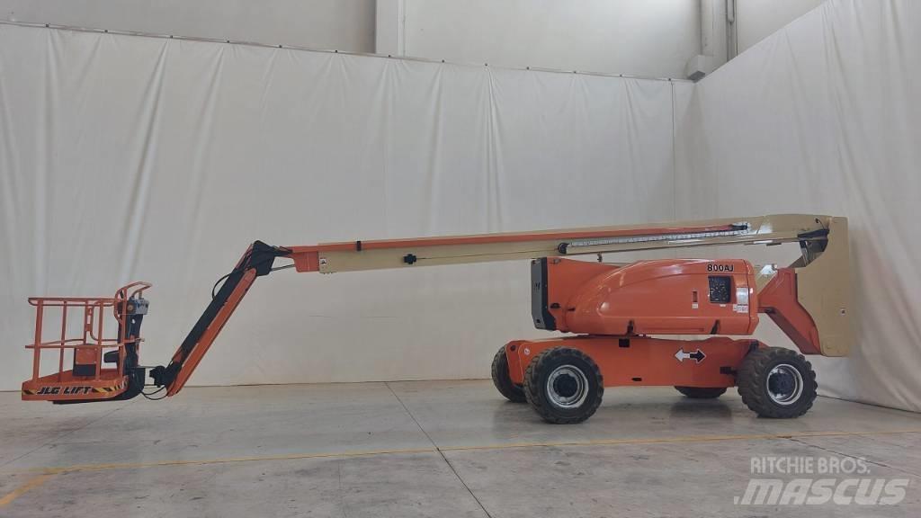JLG 800 AJ Articulated boom lifts