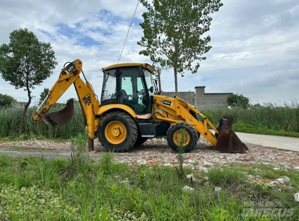 JCB 3 CX Backhoe