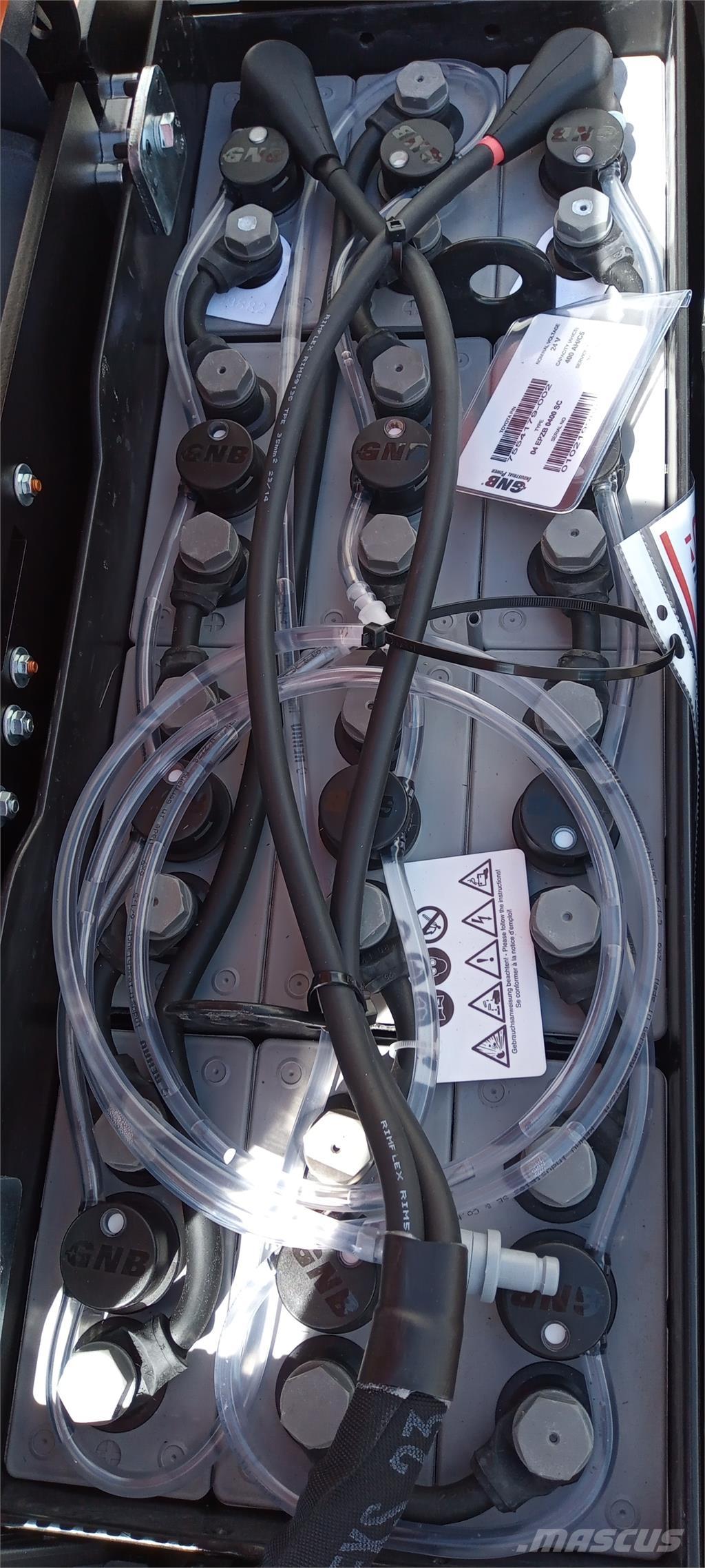 Toyota LPE 250 Pedestrian stacker