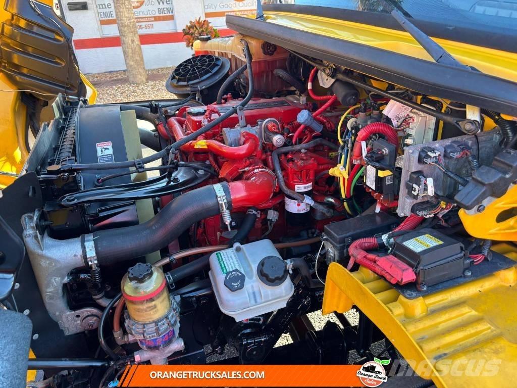 Freightliner M2 Box trucks