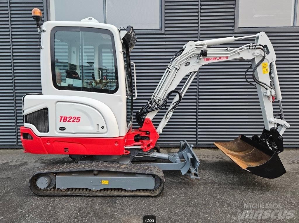 Takeuchi TB 225 Mini excavators < 7t (Mini diggers)