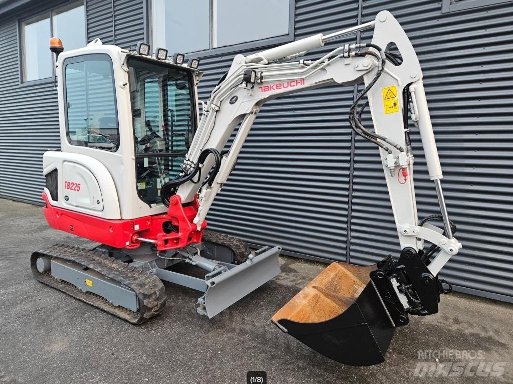 Takeuchi TB 225 Mini excavators < 7t (Mini diggers)