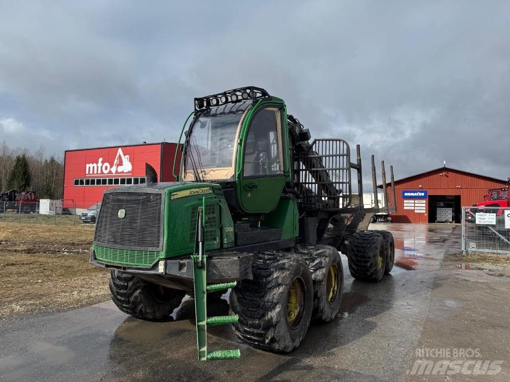 John Deere 1010 E Forwarders