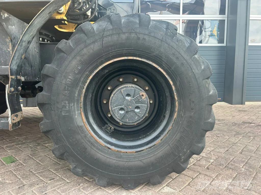 CAT M313D Wheeled excavators