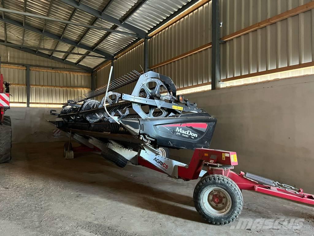 MacDon FD 75 Combine harvester heads