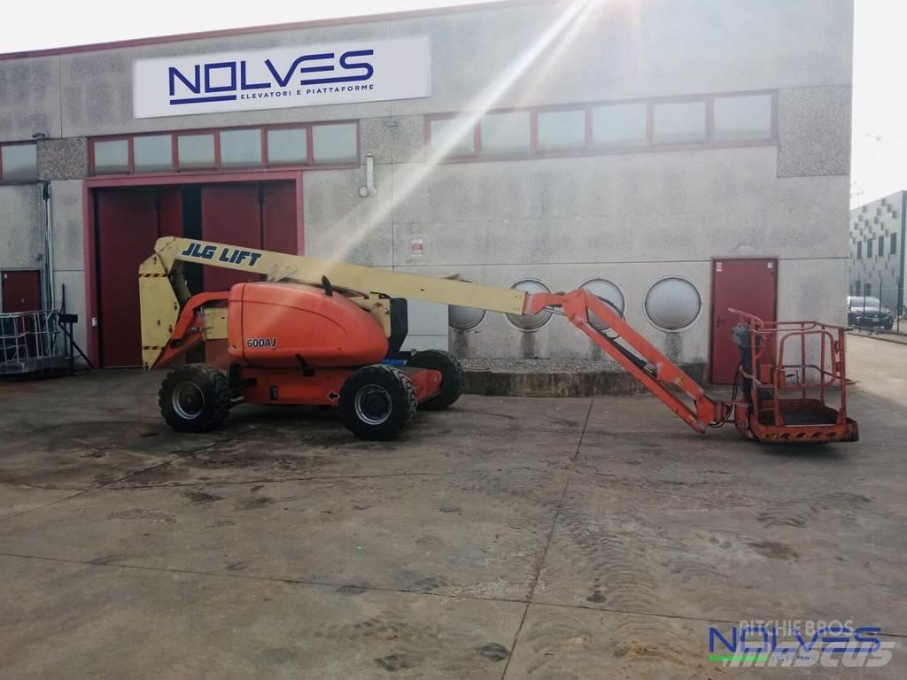 JLG 600AJ Articulated boom lifts