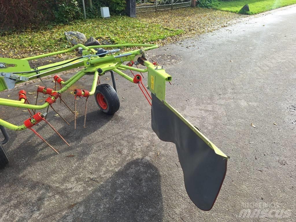 CLAAS Volto 1300 T Rakes and tedders