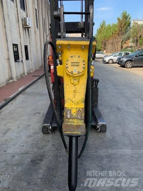 Atlas Copco SB 702 Hammers / Breakers