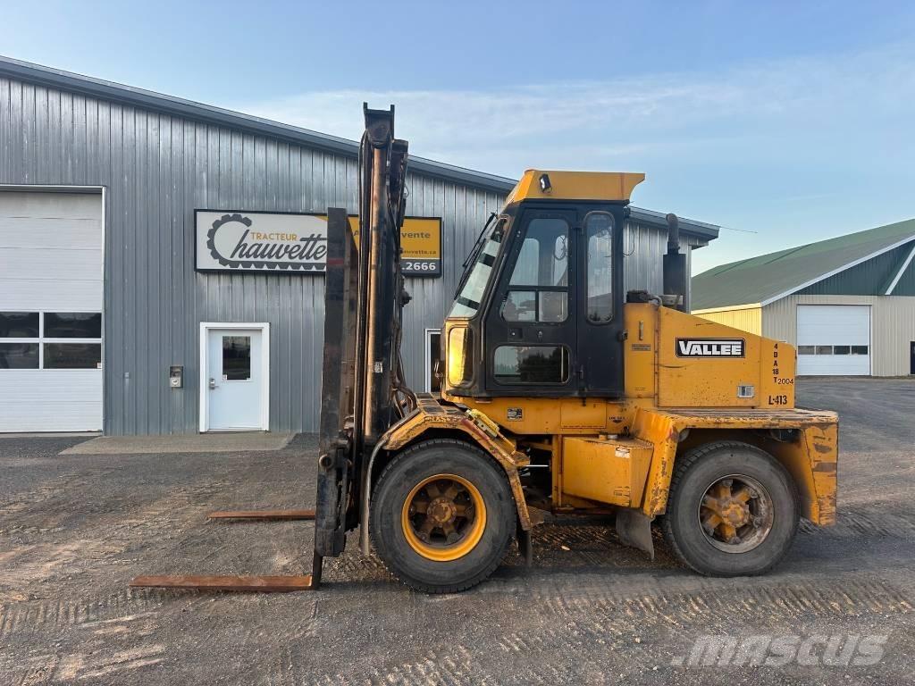 Vallee 4DA18T Rough terrain truck