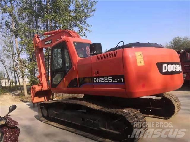Doosan DH225 Crawler excavators