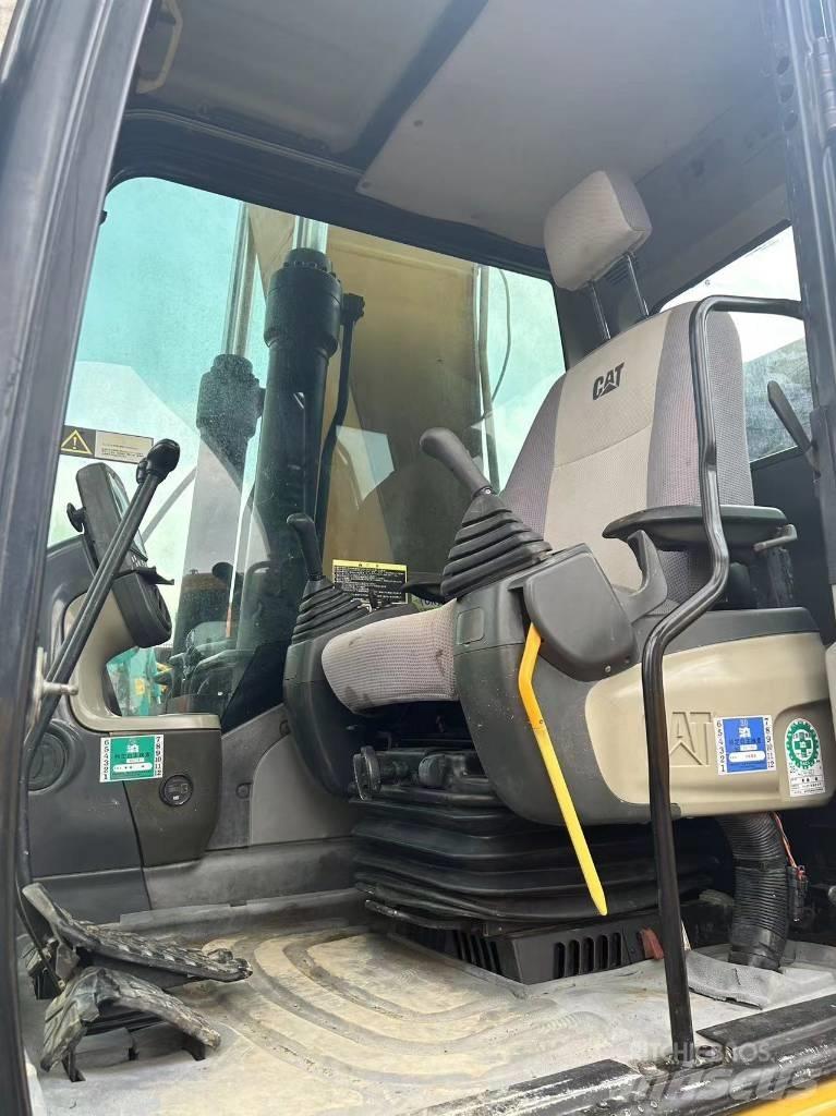 CAT CAT323D Crawler excavators