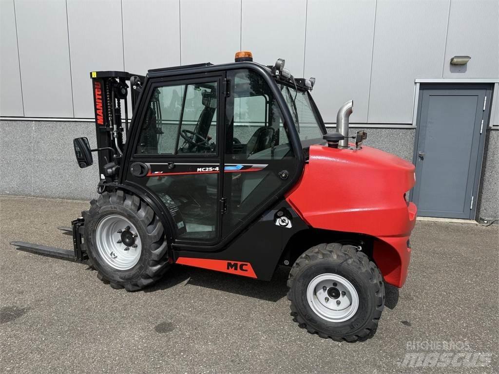 Manitou MC25-4 Rough terrain truck