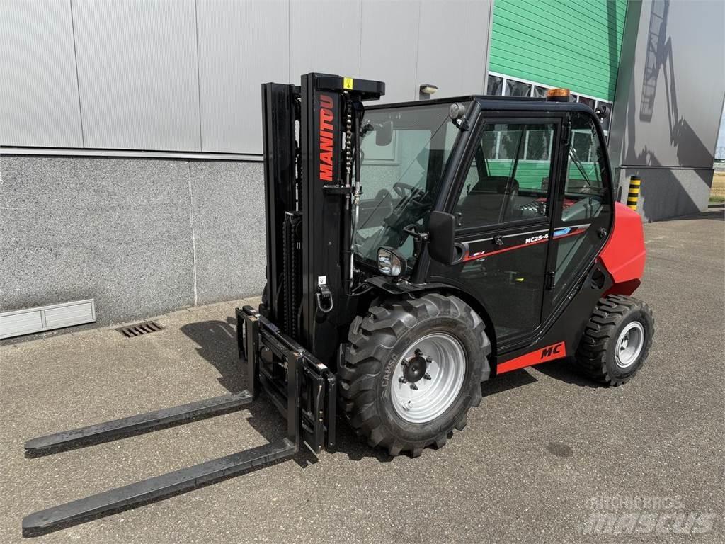 Manitou MC25-4 Rough terrain truck