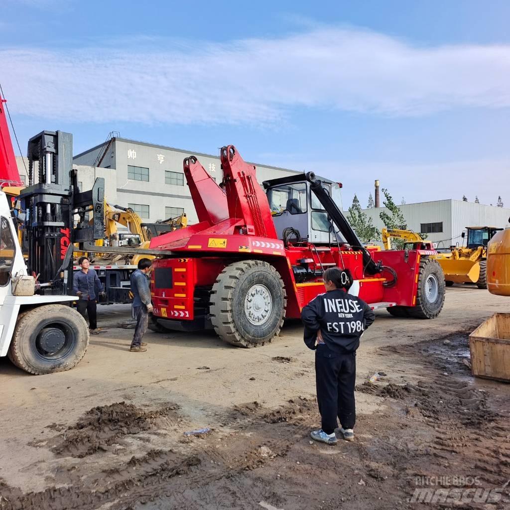 Kalmar DRF 450 Reach stackers