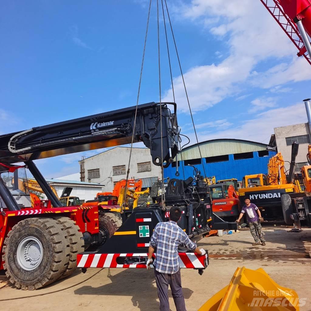 Kalmar DRF 450 Reach stackers