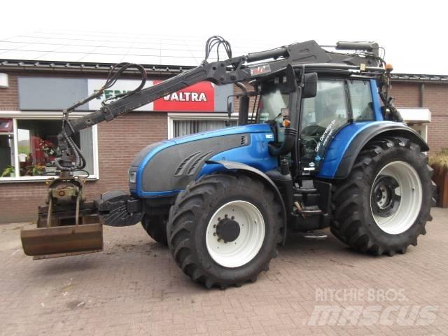 Valtra T202D Tractors