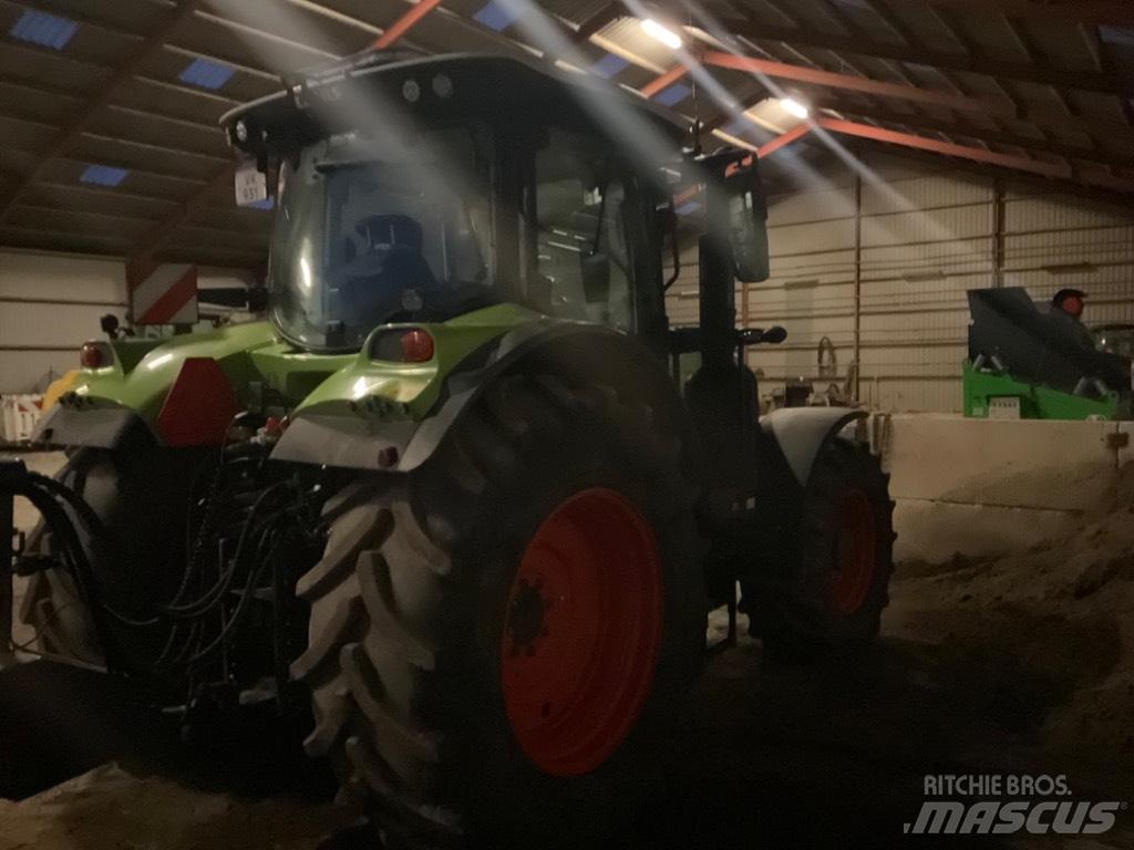 CLAAS ARION 650 cis + Tractors
