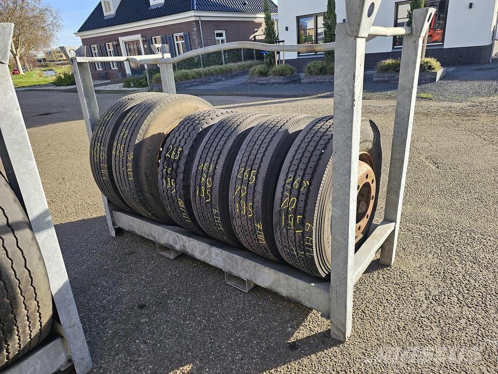 Continental  Skeletal trailers