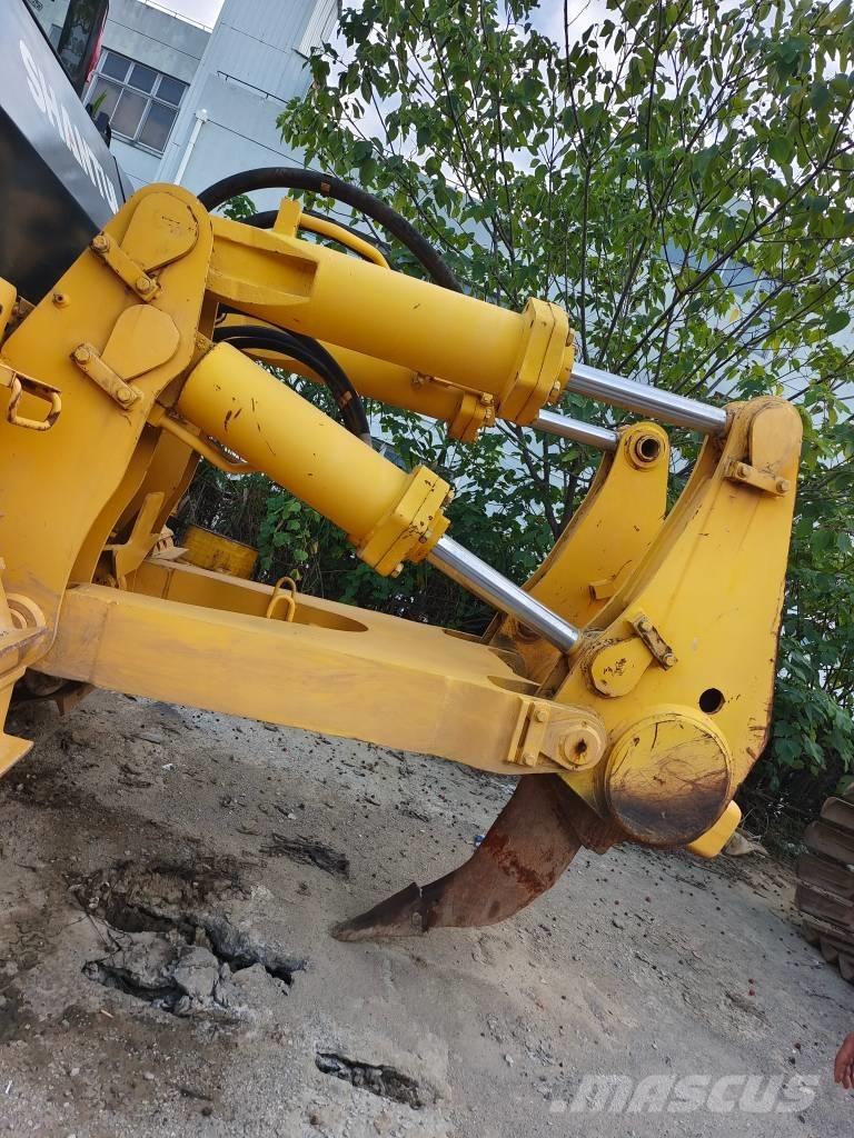 Shantui SD 32 Crawler dozers