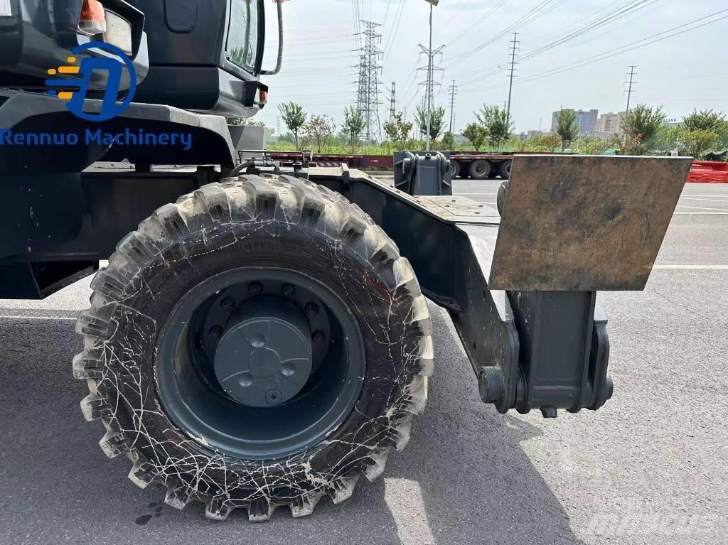 Hyundai 210W-9 Wheeled excavators