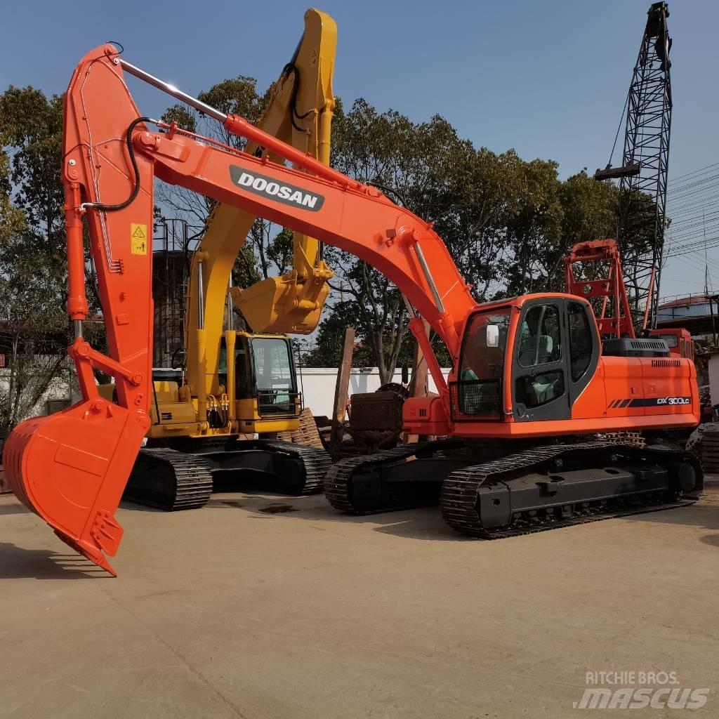 Doosan DX 300 LC Crawler excavators