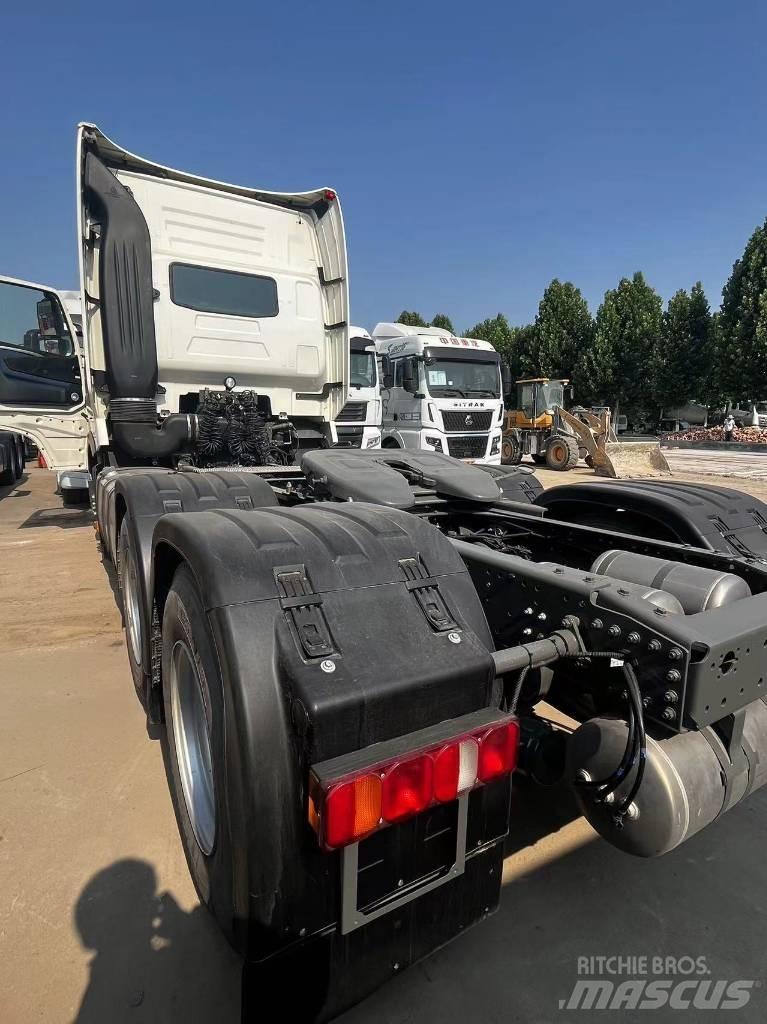 Sinotruk T7H Prime Movers