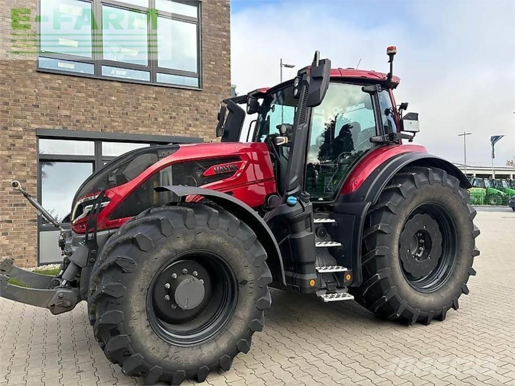 Valtra q265 Tractors
