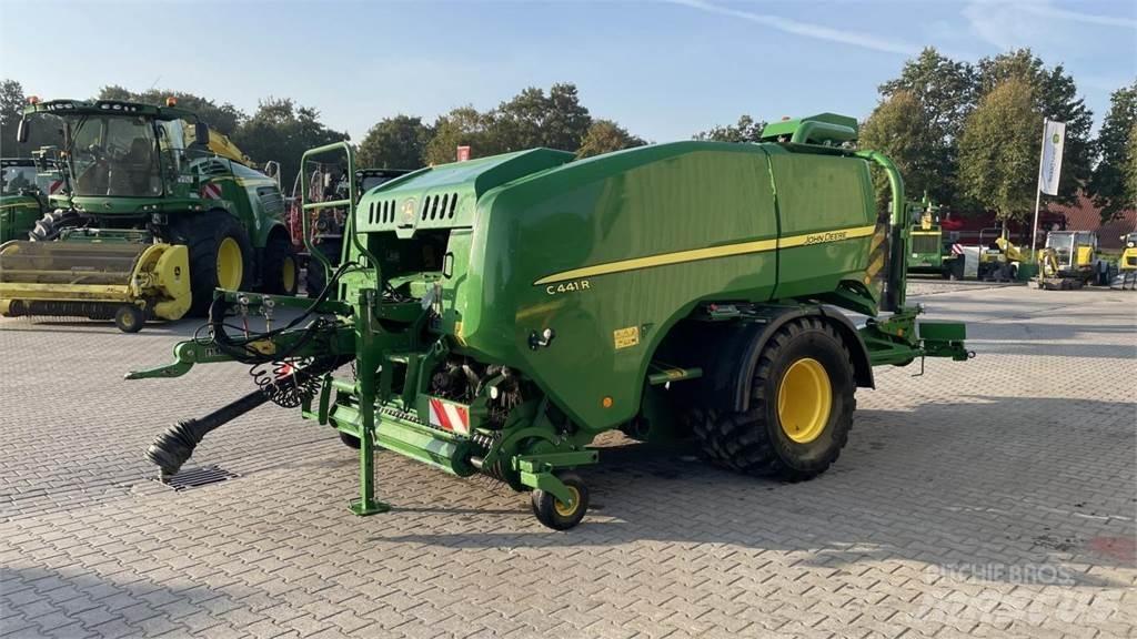 John Deere C441R Farm machinery