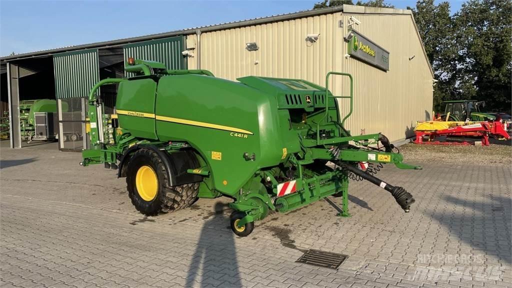 John Deere C441R Farm machinery