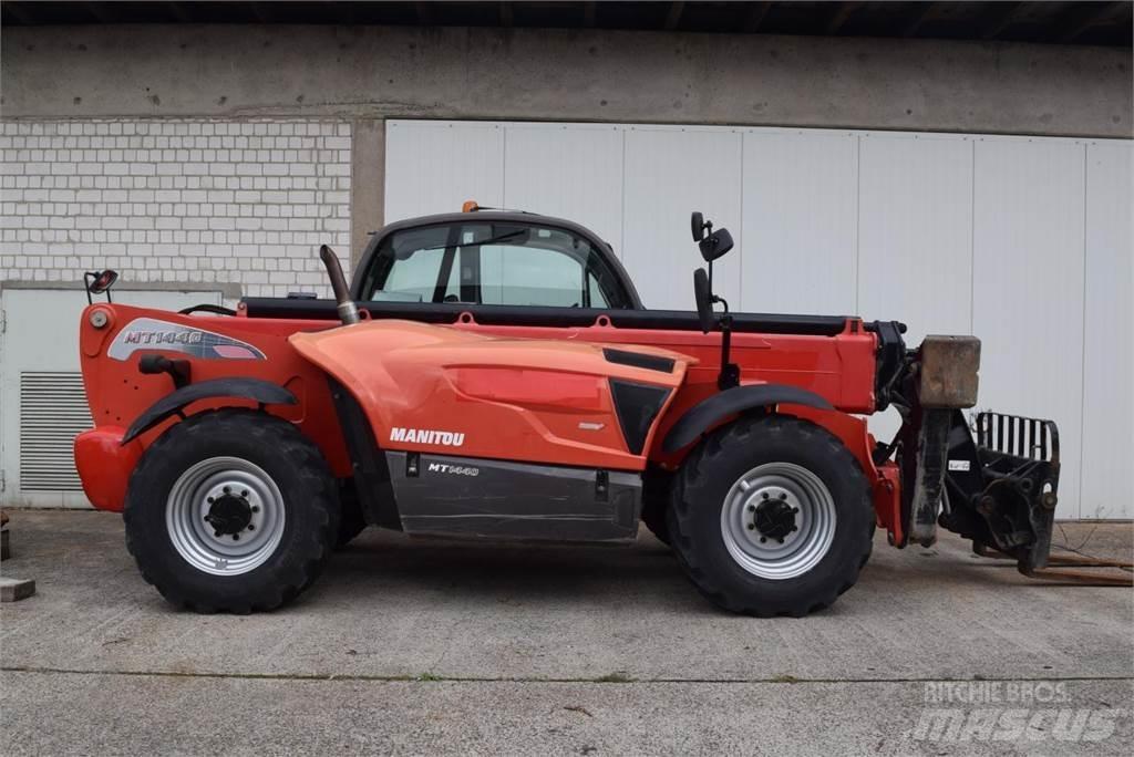 Manitou MT 1440 Telescopic boom lifts
