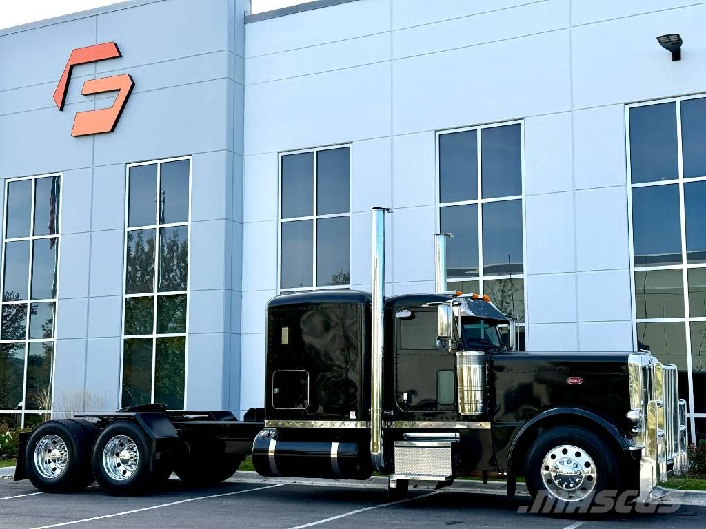 Peterbilt 389 PRIDE Prime Movers