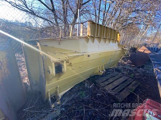 CAT D7E  U-blade, new Blades