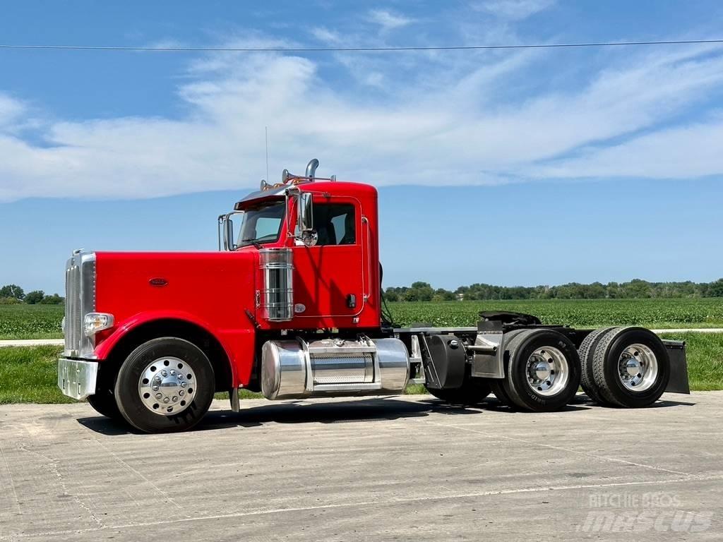 Peterbilt 389 Prime Movers