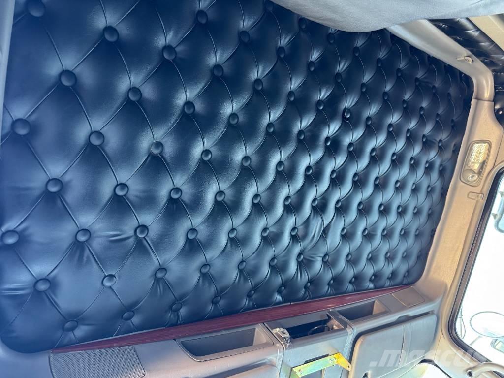 Kenworth T 800 Tipper trucks