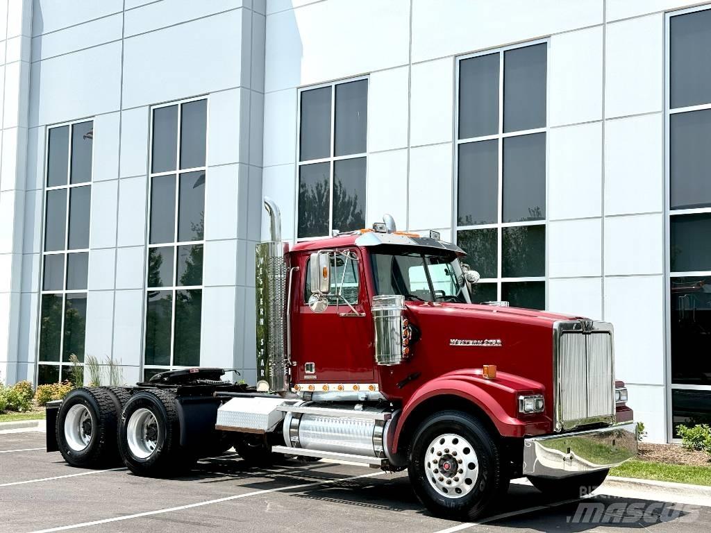 Western Star 4900 SF Prime Movers