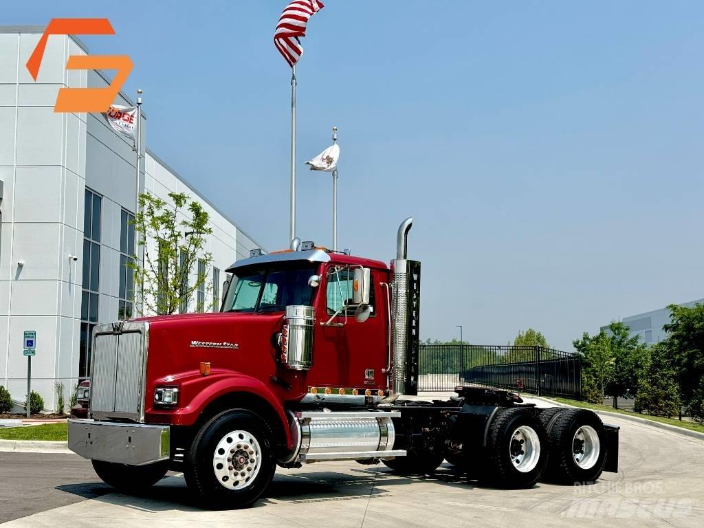 Western Star 4900 SF Prime Movers