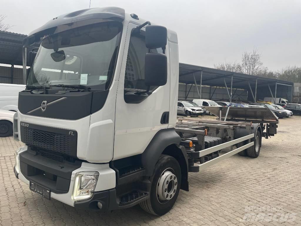Volvo FL 250 Skip bin truck