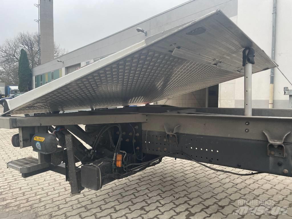 Volvo FL 250 Skip bin truck