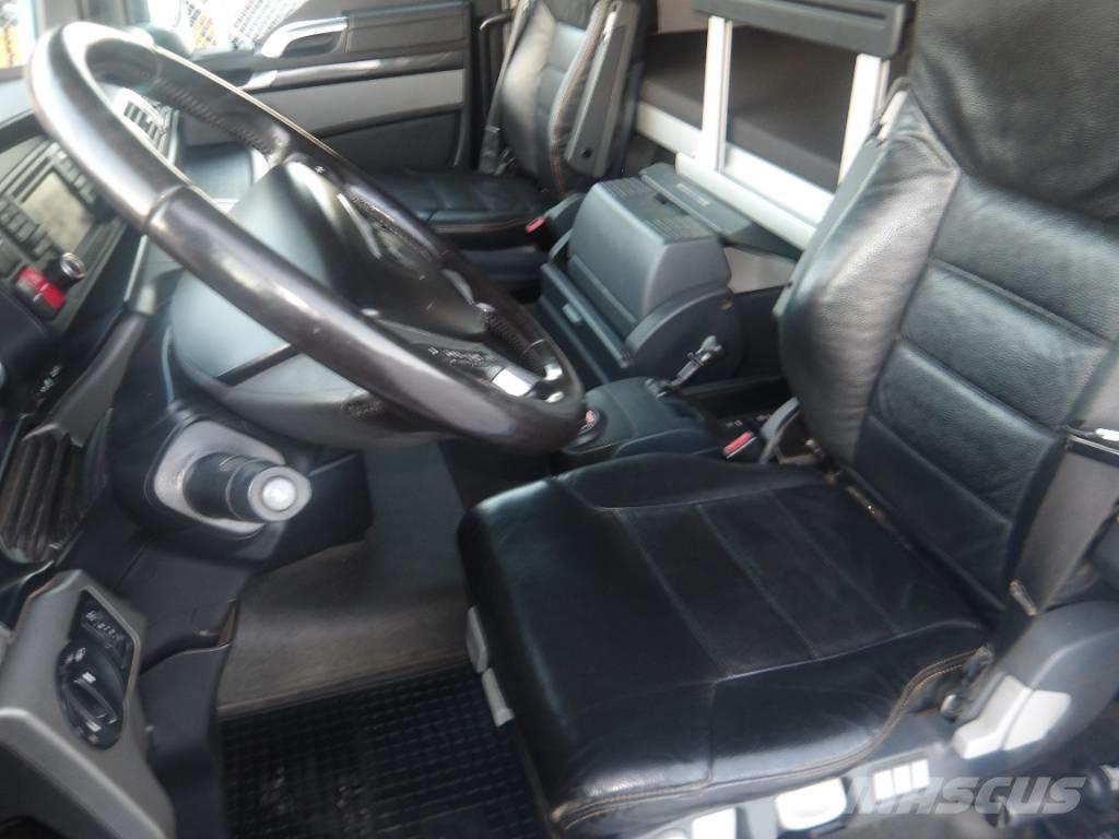 MAN TGX 35.560 8x4 Farm / grain trucks