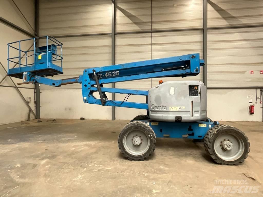 Genie Z 45/25 Articulated boom lifts