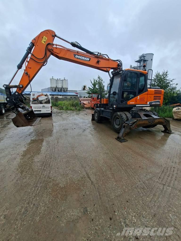 Doosan DX 170 W Wheeled excavators