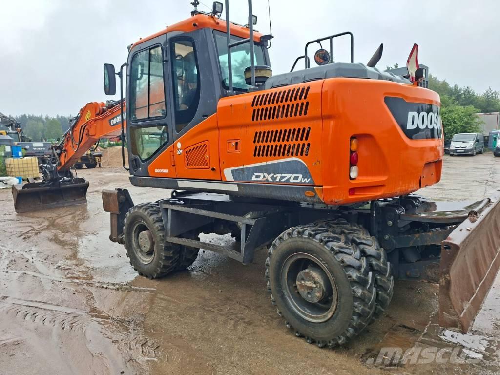 Doosan DX 170 W Wheeled excavators