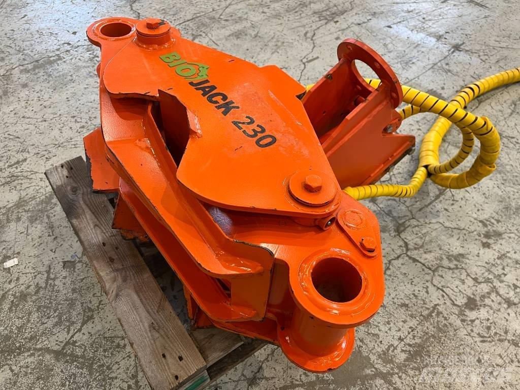 Biojack 230 Grapples