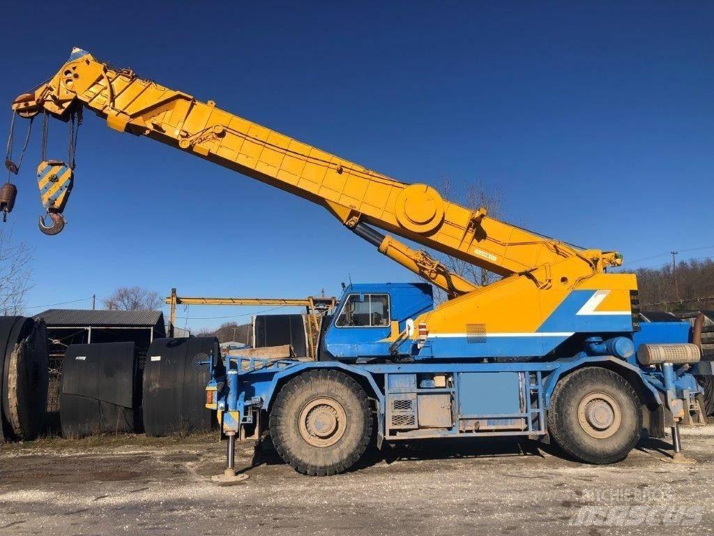 Kobelco RK 450 Rough terrain cranes