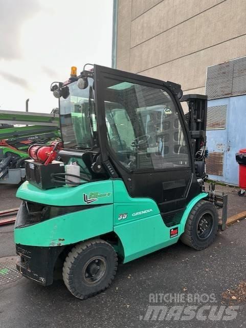 Mitsubishi FD 35 N Diesel trucks