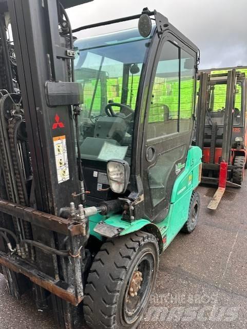 Mitsubishi FD 35 N Diesel trucks